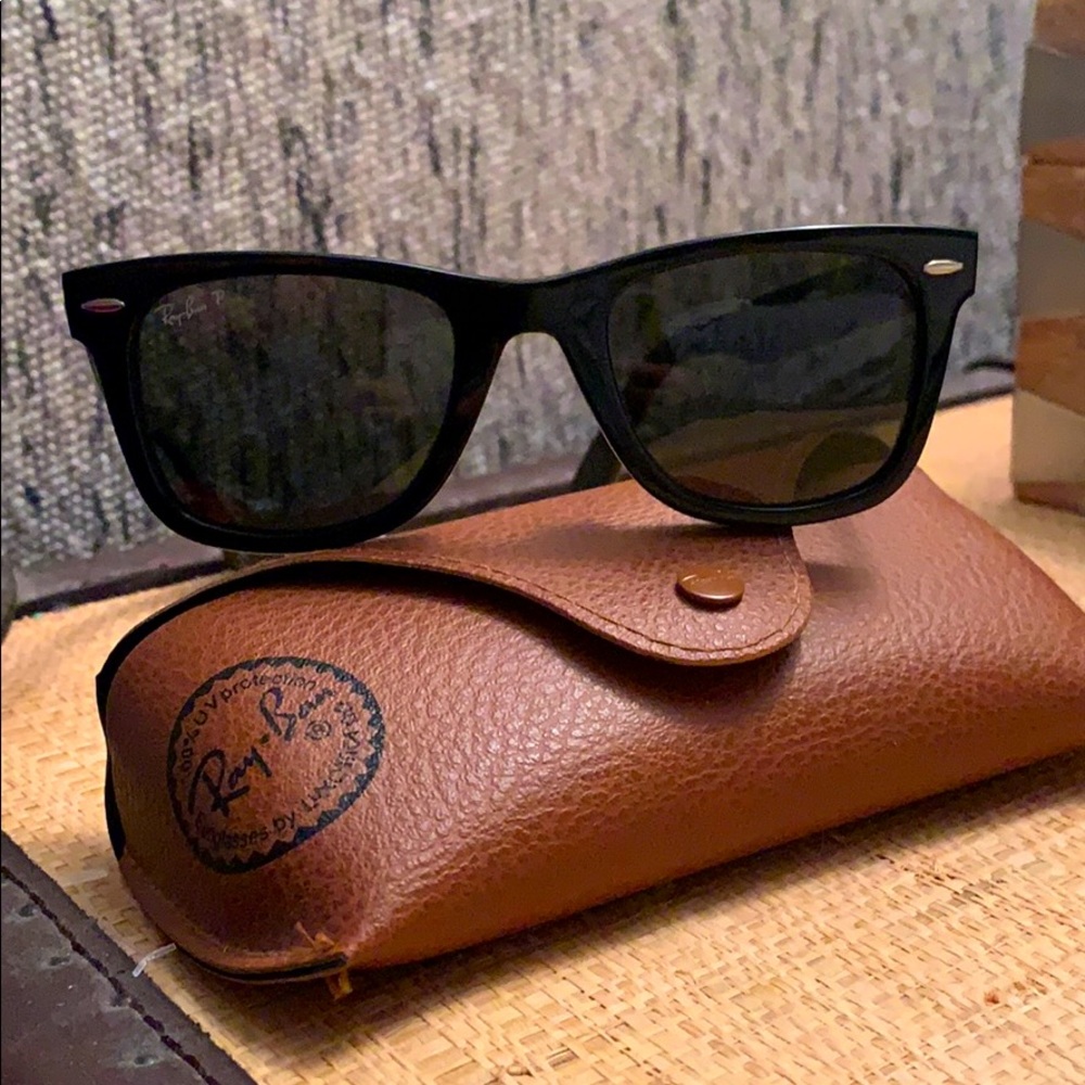 Ray-Ban Wayfarer polarized sunglasses